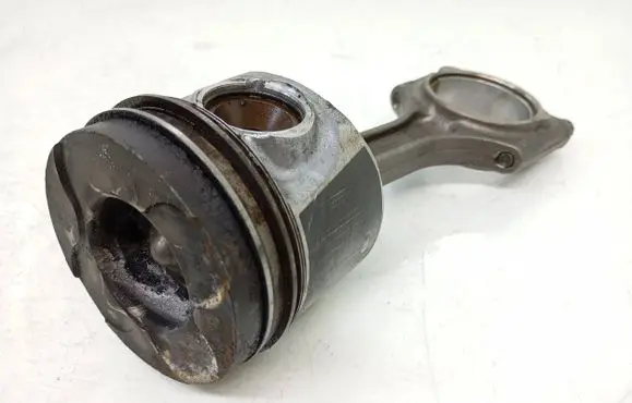Volvo XC70 Piston with connecting rod 174 P202