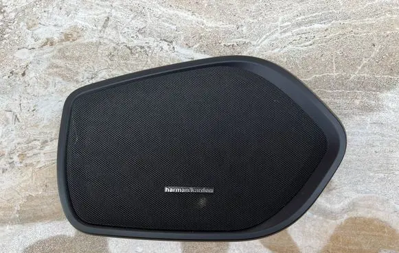 Maserati Ghibli Front door speaker cover trim 105386467C 105386469C
