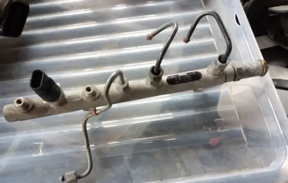 Renault Laguna II Fuel main line pipe 7700114017