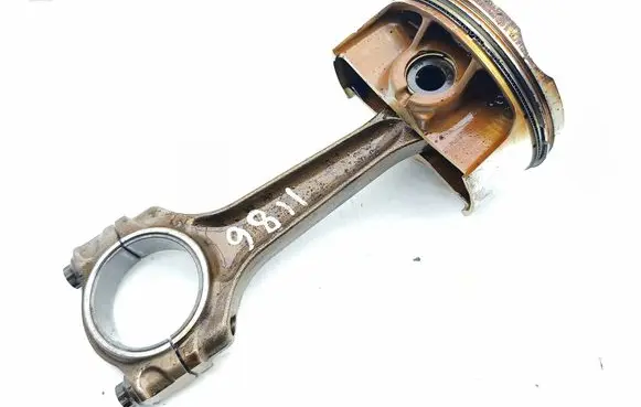 Maserati Quattroporte Piston with connecting rod 724212