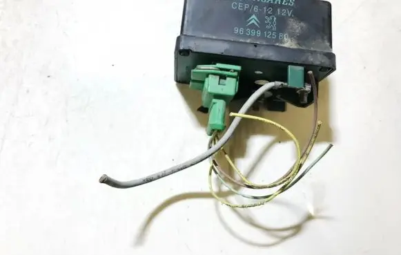 Citroen C5 Glow plug pre-heat relay 9639912580