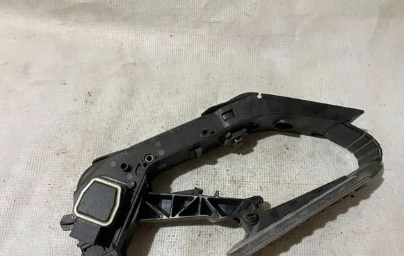Mercedes-Benz C W203 Accelerator throttle pedal a1703000404 1703000404