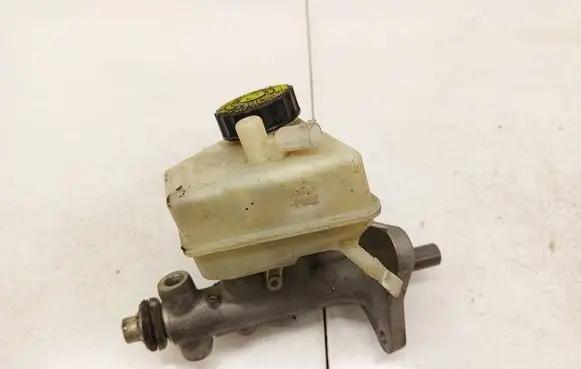 Mercedes-Benz C W203 Master brake cylinder A2034300002