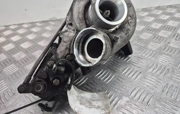 Mercedes-Benz E W211 Turbo A6460900180