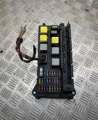 Volkswagen Crafter Fuse module A9065450201 501R11F00 11132012
