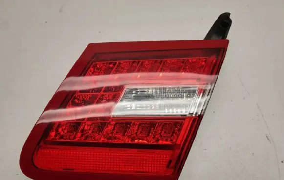 Mercedes-Benz E C207 W207 Tailgate rear/tail lights A2078200464