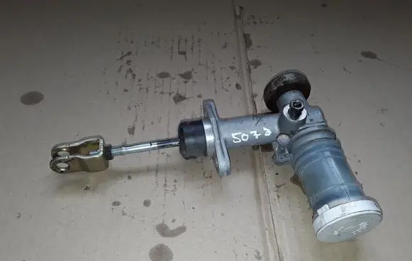 Mitsubishi Pajero Sport I Clutch master cylinder NOCODE