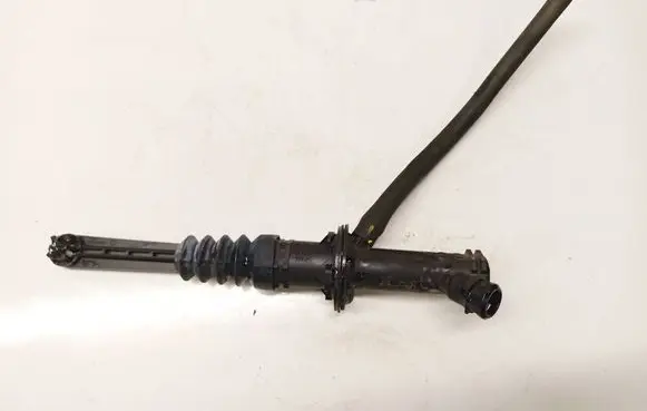 Dacia Sandero Clutch master cylinder 306104585RB