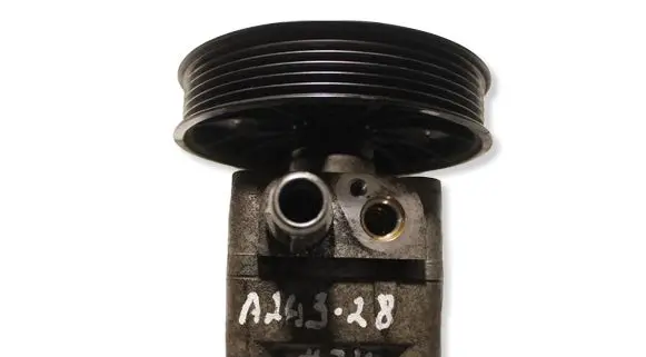 Volvo XC90 Power steering pump 30760531 A24328