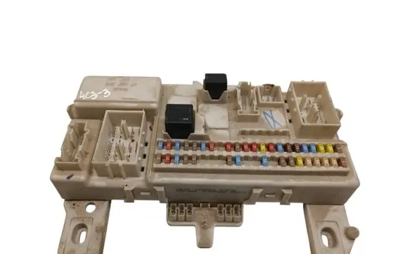 Volvo V50 Fuse module 30728906