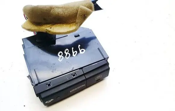 Toyota Avensis T250 Windscreen/window heater switch 8479005130c 84790-05130-c