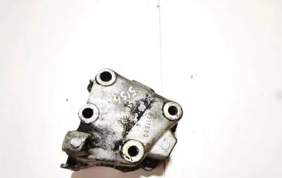 Peugeot 307 Engine mounting bracket 9628311880