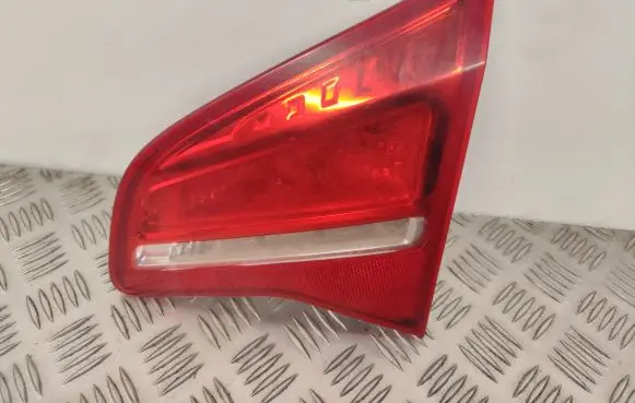Opel Meriva B Tailgate rear/tail lights 21620201