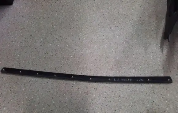 Dodge Challenger Rubber seal front coupe door 