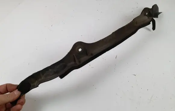 Mazda CX-7 Fender end trim EG21