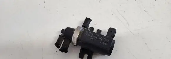 Audi A4 S4 B5 8D Turbo solenoid valve 1H0906627 97T260 72190320