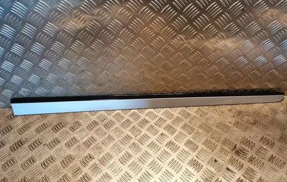 Mercedes-Benz ML W164 Front door trim (molding) A1646905262 1646905262