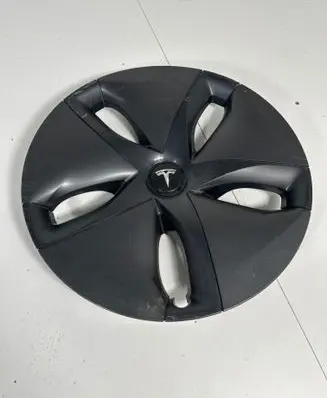 Tesla Model 3 R17 wheel hub/cap/trim 104423199B