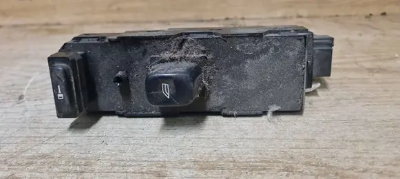 Volvo V70 Electric window control switch 30737519