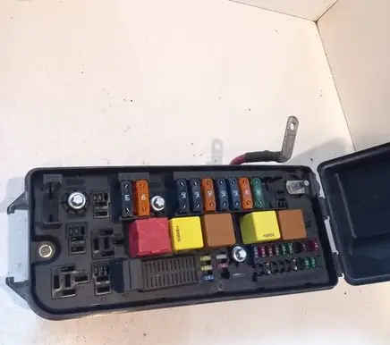 Opel Vectra C Fuse module 519038004 00116470