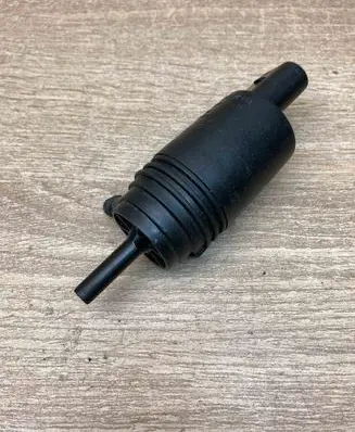 BMW 3 E90 E91 Headlight washer pump 8377612