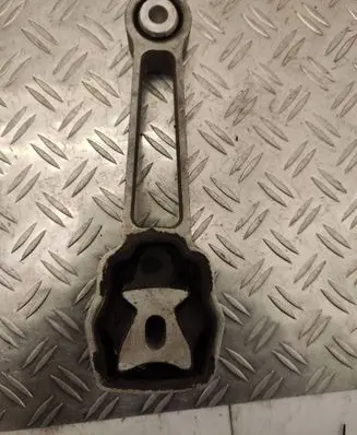 Volvo V60 Engine mount bracket 30793322