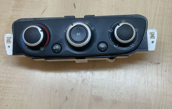 Renault Scenic II - Grand scenic II Climate control unit T1001766G 110401