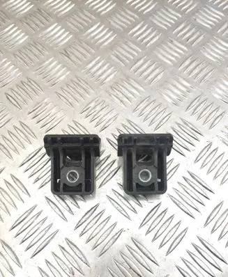 Radiator mount bracket