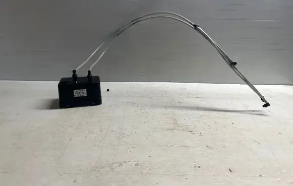 Mercedes-Benz GL X164 Central locking vacuum pump 0008002548