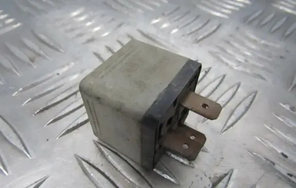 Audi A6 S6 C5 4B Other relay 431951253a
