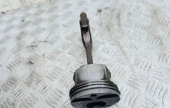 Alfa Romeo GT Piston with connecting rod 60673761 B737
