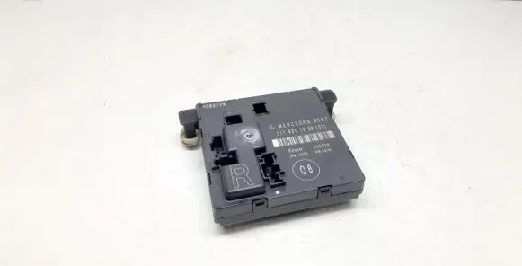 Mercedes-Benz E W211 Door control unit/module 2118201626