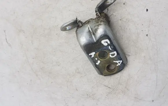 Nissan X-Trail T30 Rear door lower hinge NOCODE