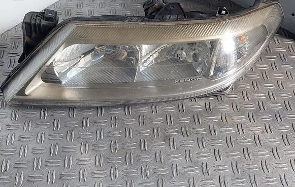 Renault Laguna II Headlight/headlamp 8200163325