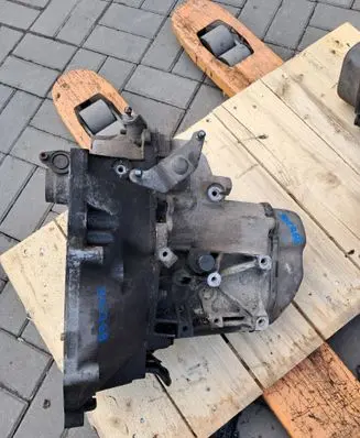 Peugeot 208 I Manual 5 speed gearbox 20CQ66