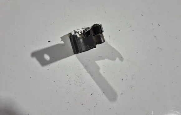 Audi A4 S4 B6 8E 8H Rear door lower hinge
