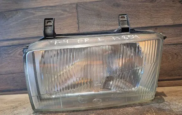 Volkswagen Transporter - Caravelle T4 Headlight/headlamp 301136