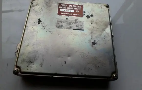 Audi A6 S6 C4 4A Engine control unit/module 8A0906266E 4729