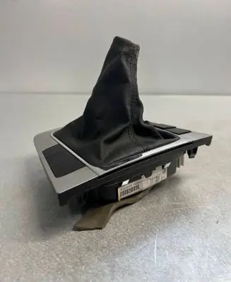 Volkswagen PASSAT B6 Gear shifter surround trim plastic ---