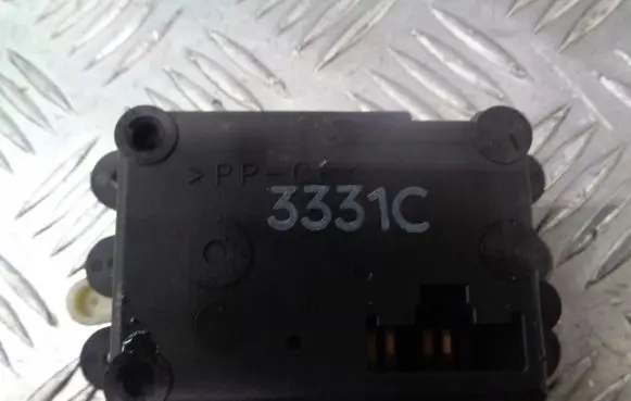 Mazda 323 A/C air flow flap actuator/motor 