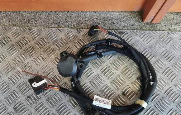 Audi Q8 EUR ISO radio connector OEM4M8971124D