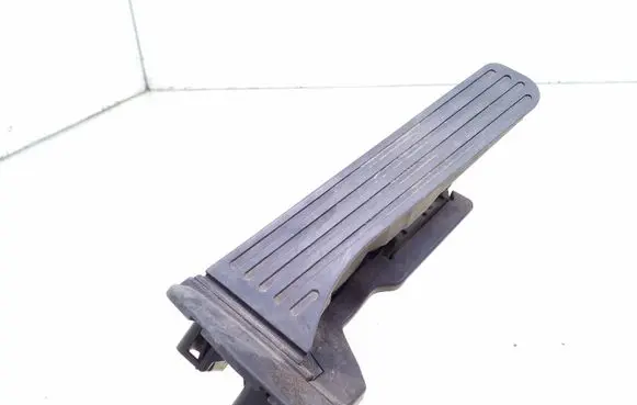 Volkswagen PASSAT B6 Accelerator throttle pedal 1K2721503M 6PV008745