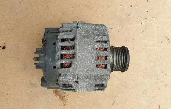Audi A4 S4 B7 8E 8H Generator/alternator 3R0903023