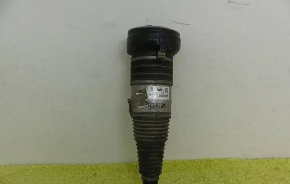Audi Q7 4M Front shock absorber/damper 4M4616039N