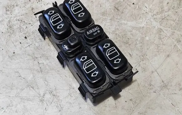 Mercedes-Benz A W168 Electric window control switch 1688202810