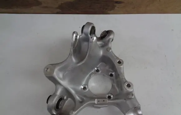 Mercedes-Benz SL AMG R232 Rear wheel hub spindle/knuckle 2320200