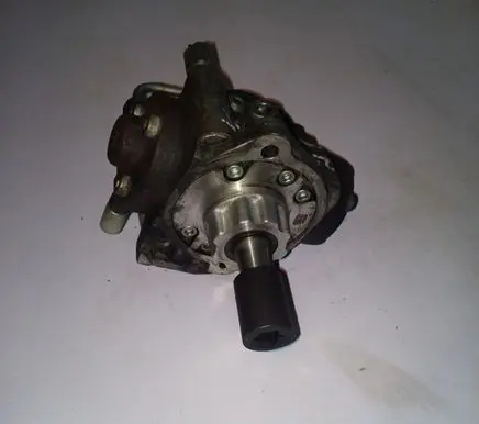 Nissan Navara D40 Fuel injection high pressure pump 16700EB300