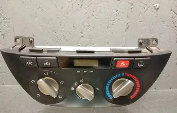 Toyota RAV 4 (XA20) Climate control unit 5590042100