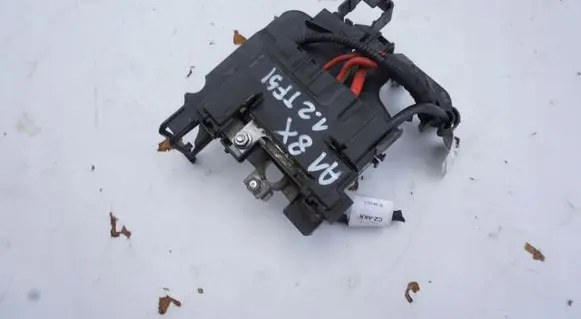 Audi A1 Positive cable (battery) 6R0937550A