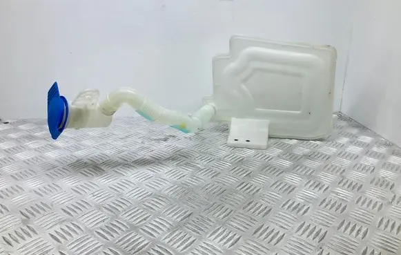 Volkswagen Scirocco Windshield washer fluid reservoir/tank 1K0955453Q 1K6955651